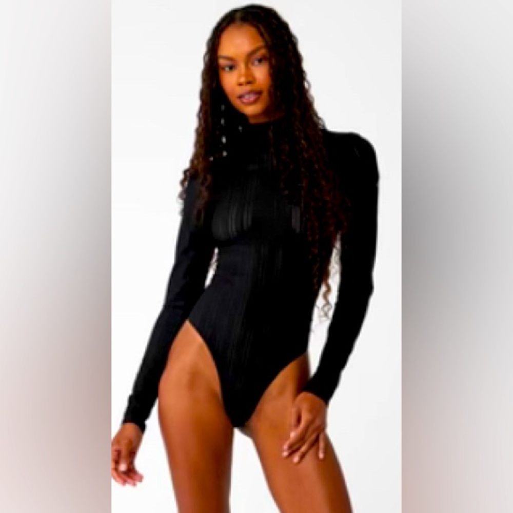 Alo- Euphoria, long sleeve bodysuit small (4-6)